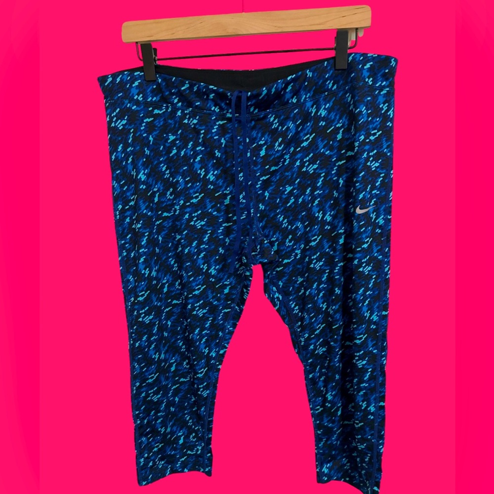 Nike Dri Fit Plus 1X Cropped Leggings
